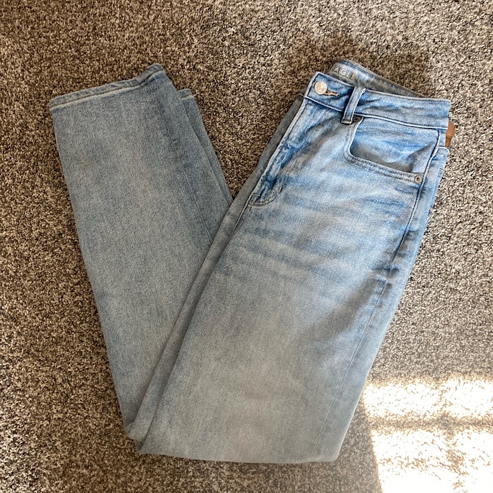 American Eagle Mom Straight Jean